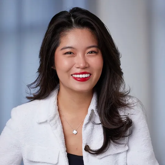 Luna Wang, Agent in  - Compass