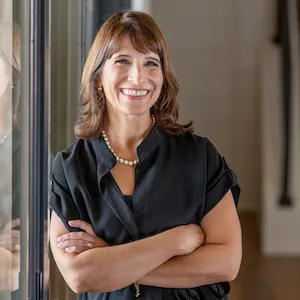 Tenchita Marr, Agent in  - Compass