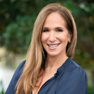 Alison Ledbetter, Agent in  - Compass