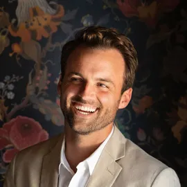 Tyler Kallenbach, Agent in  - Compass