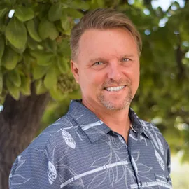 Gabe Winkler, Agent in  - Compass