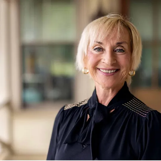 Eileen Johnson, Agent in  - Compass