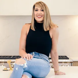 Nina Lampley, Agent in  - Compass