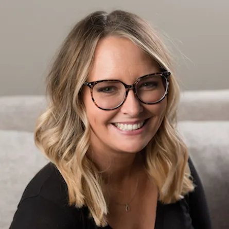 Maryn Lally, Agent in  - Compass