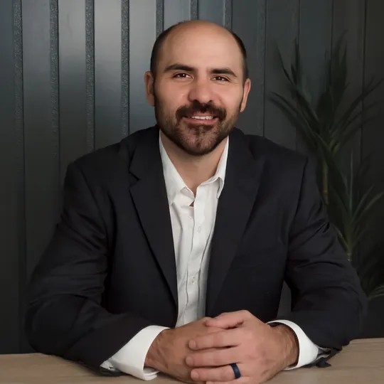 Leland Hernandez, Agent in  - Compass
