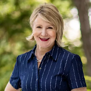 Courtney Stach's Profile Photo