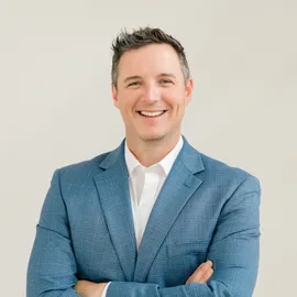 Zach Bell, Agent in  - Compass