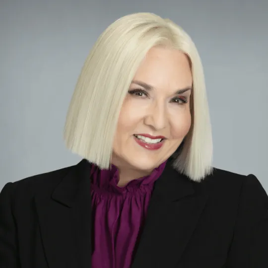 Hedda Layne, Agent in  - Compass