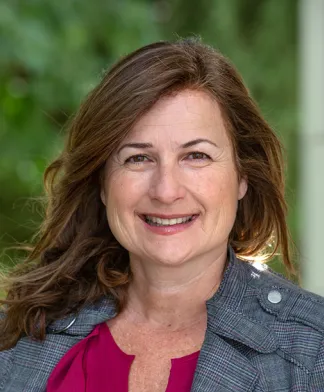 Nina Mooney, Agent in  - Compass