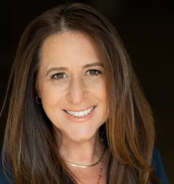 Fern Felsenheld, Agent in  - Compass