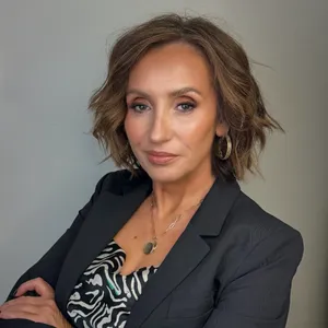 Gina Iriarte, Real Estate Agent - Compass