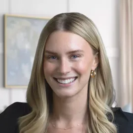 Maggy Brown, Agent in  - Compass