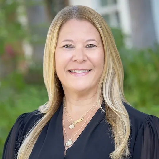 Randi Fox, Agent in  - Compass