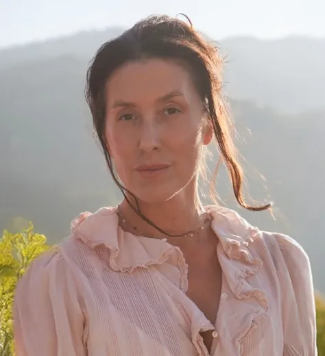 Olga Crawford, Agent in  - Compass