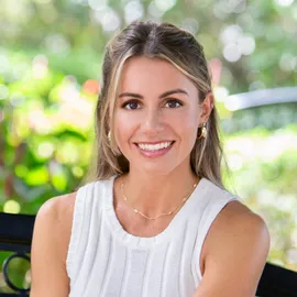 Natalie Perez-Benitoa, Agent in  - Compass
