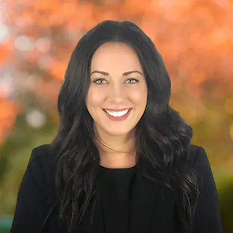 Shaye Zakotnik, Agent in  - Compass