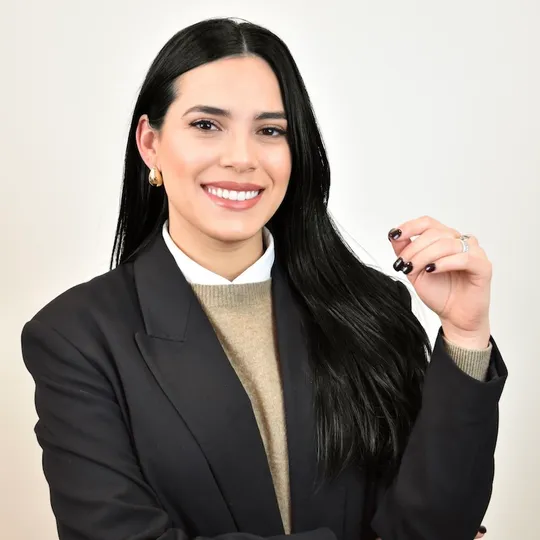 Gabriela Mendez, Agent in  - Compass