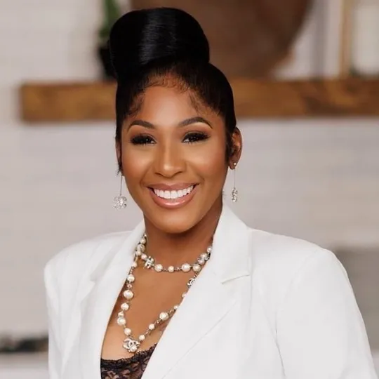 Regina Baker, Agent in  - Compass