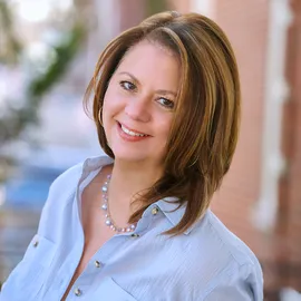 Kimberly Casciaro, Agent in  - Compass