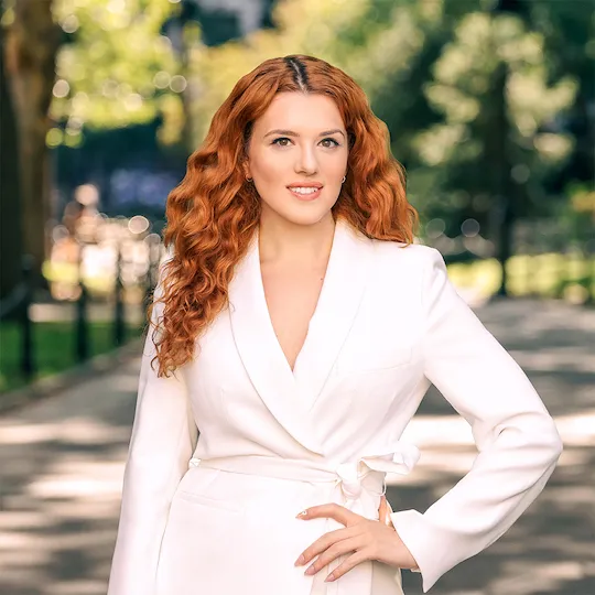 Melissa Karaman, Agent in  - Compass