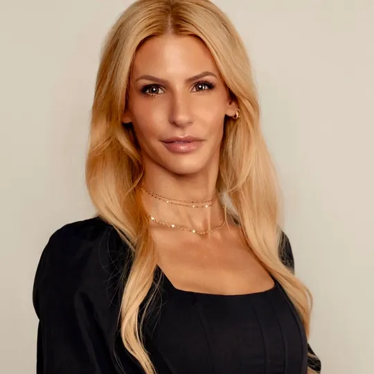 Blair de Zagon, Agent in  - Compass