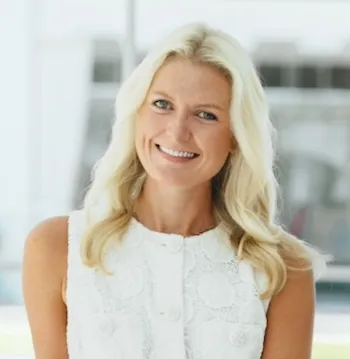 Mackenzie McGregor, Agent in  - Compass