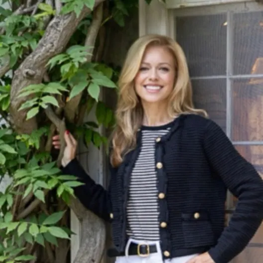 Nancy Keeshan, Agent in  - Compass