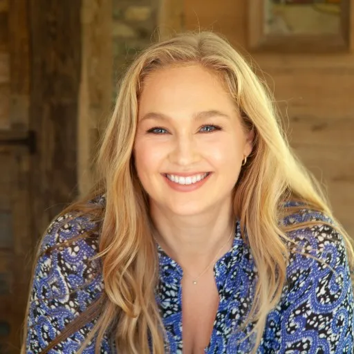 Genevieve Geaney, Agent in  - Compass