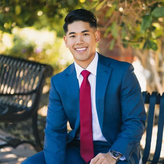 Vinny Lay, Agent in  - Compass