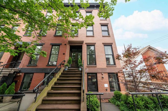 Photo of 249 Grove St, Unit 1