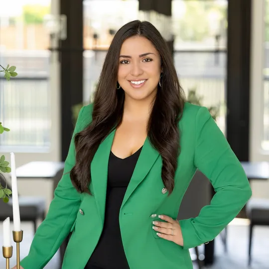 Paola Quintanilla, Agent in  - Compass