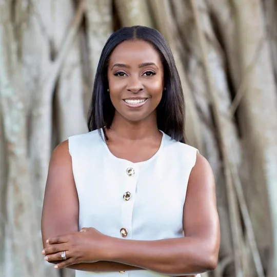 Shontelle Walton Raphael, Agent in  - Compass