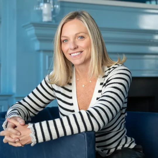 Lindsay Clauss Sheehy, Agent in  - Compass