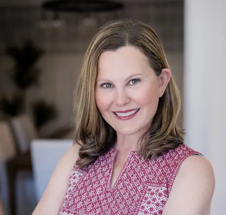 Marina Krueger, Agent in  - Compass