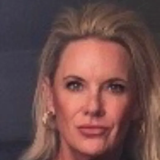 Julie Carlisle, Agent in  - Compass