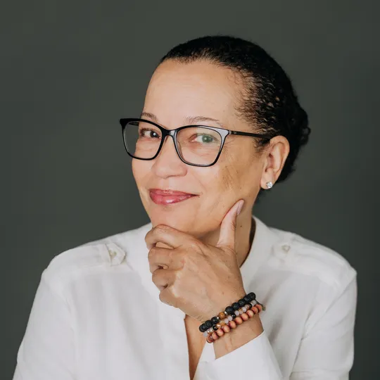 Patricia Scott, Agent in  - Compass