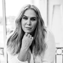 Kerry Hartman, Agent in  - Compass