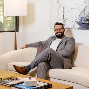 Leonardo Urosa, Agent in  - Compass