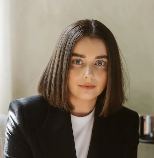 Ainslea Crain, Agent in  - Compass