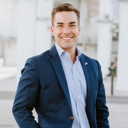 Roger Richards, Agent in  - Compass