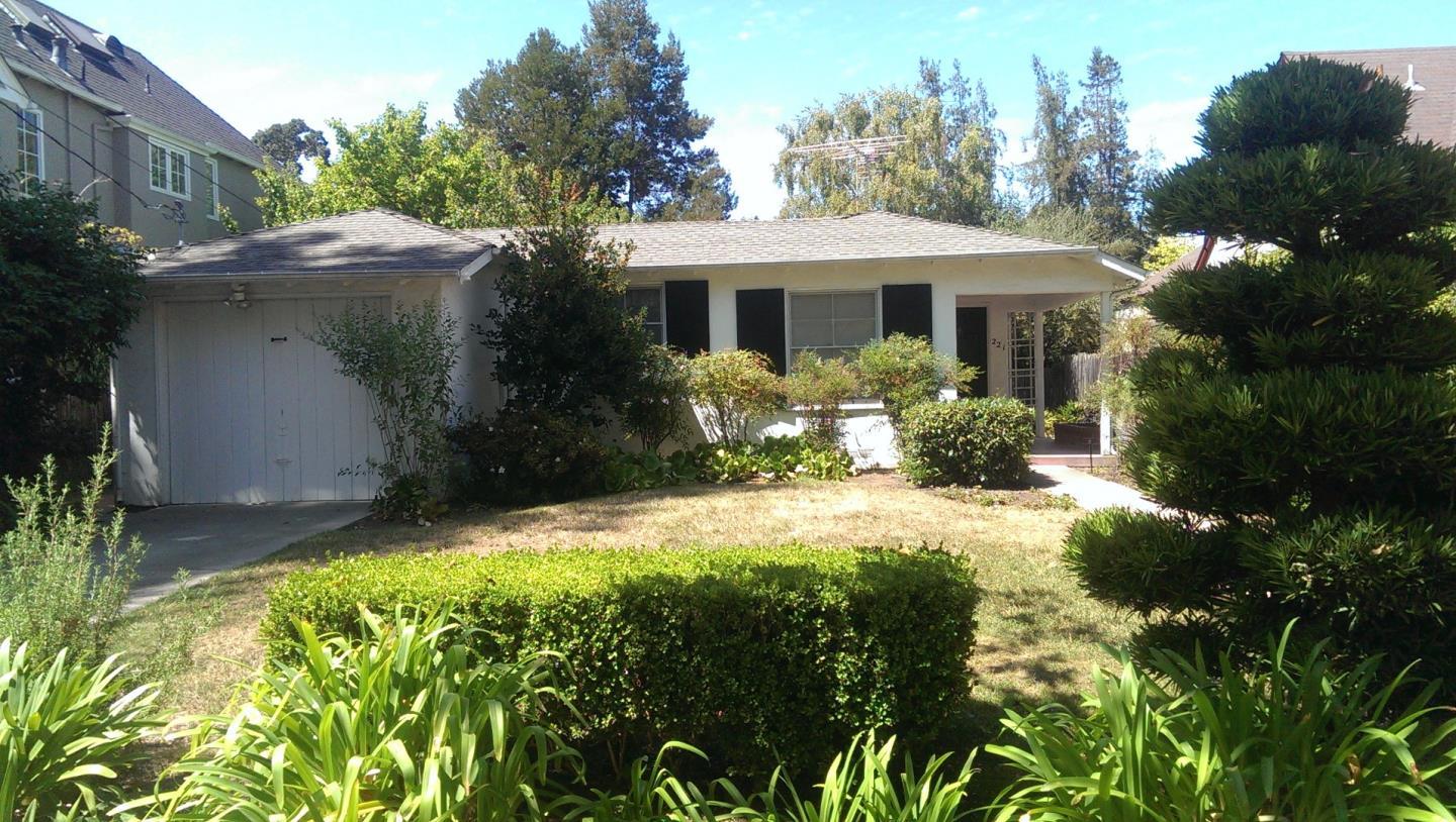 Home with Lawn / bush