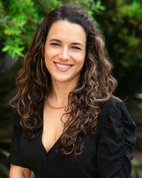 Talya Gumpel, Agent in  - Compass