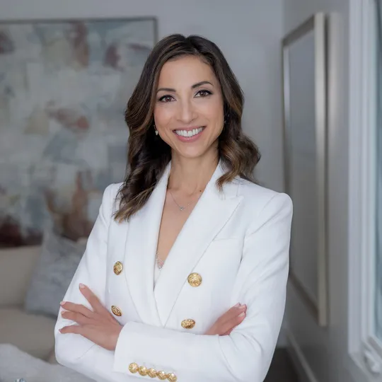 Leslie Liang, Agent in  - Compass