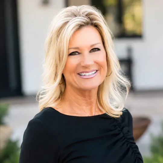 Julie Whitmer, Agent in  - Compass