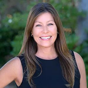 Amanda Daulton, Agent in  - Compass