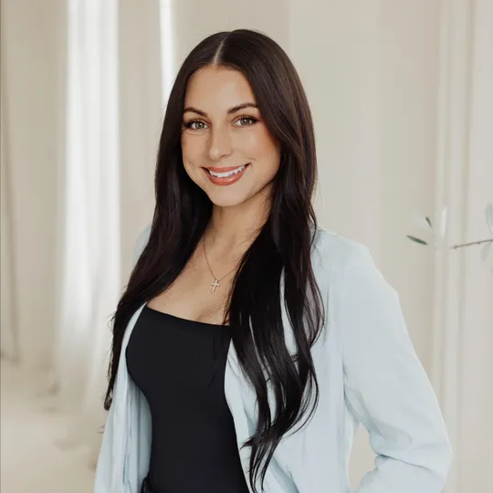 Jessica Pepera, Agent in  - Compass