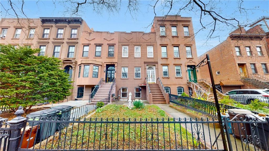 $2,899,000 | 29 3rd Pl | Carroll Gardens