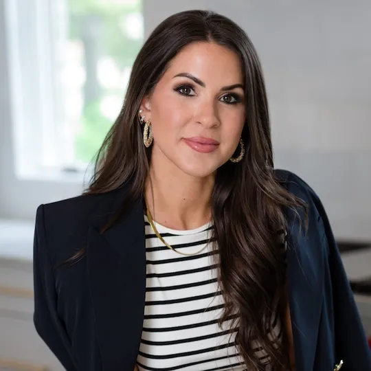 Courtney Fluitt, Agent in  - Compass
