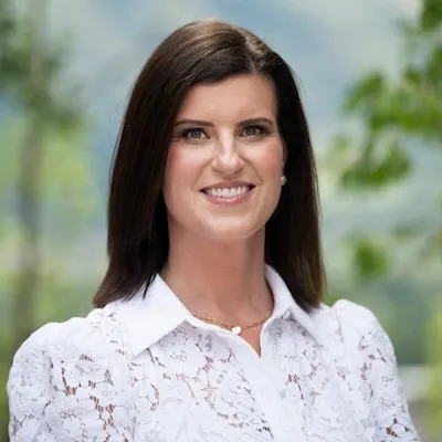 Lauren Garrity, Agent in  - Compass