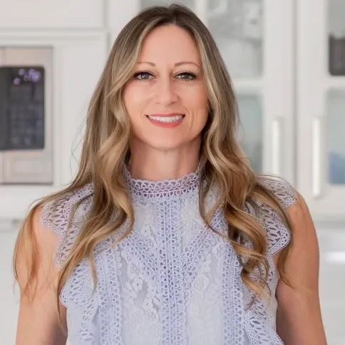 Emily Biancardi, Agent in  - Compass